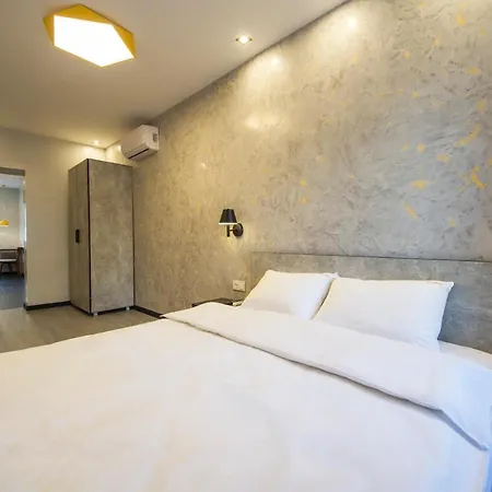 Apartments Near Parus Business Centre Kyiv Exterior photo