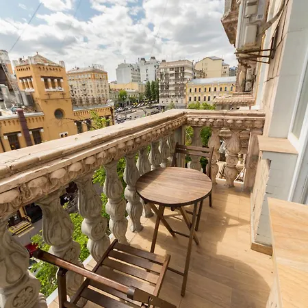 Apartments Near Parus Business Centre Kyiv Exterior photo