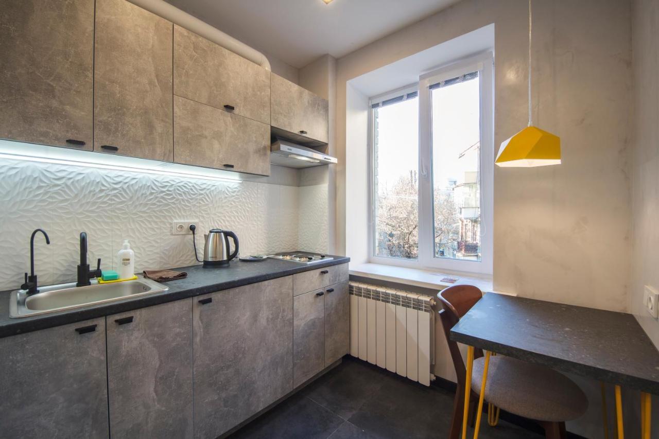 Near Parus Business Centre * Kyiv