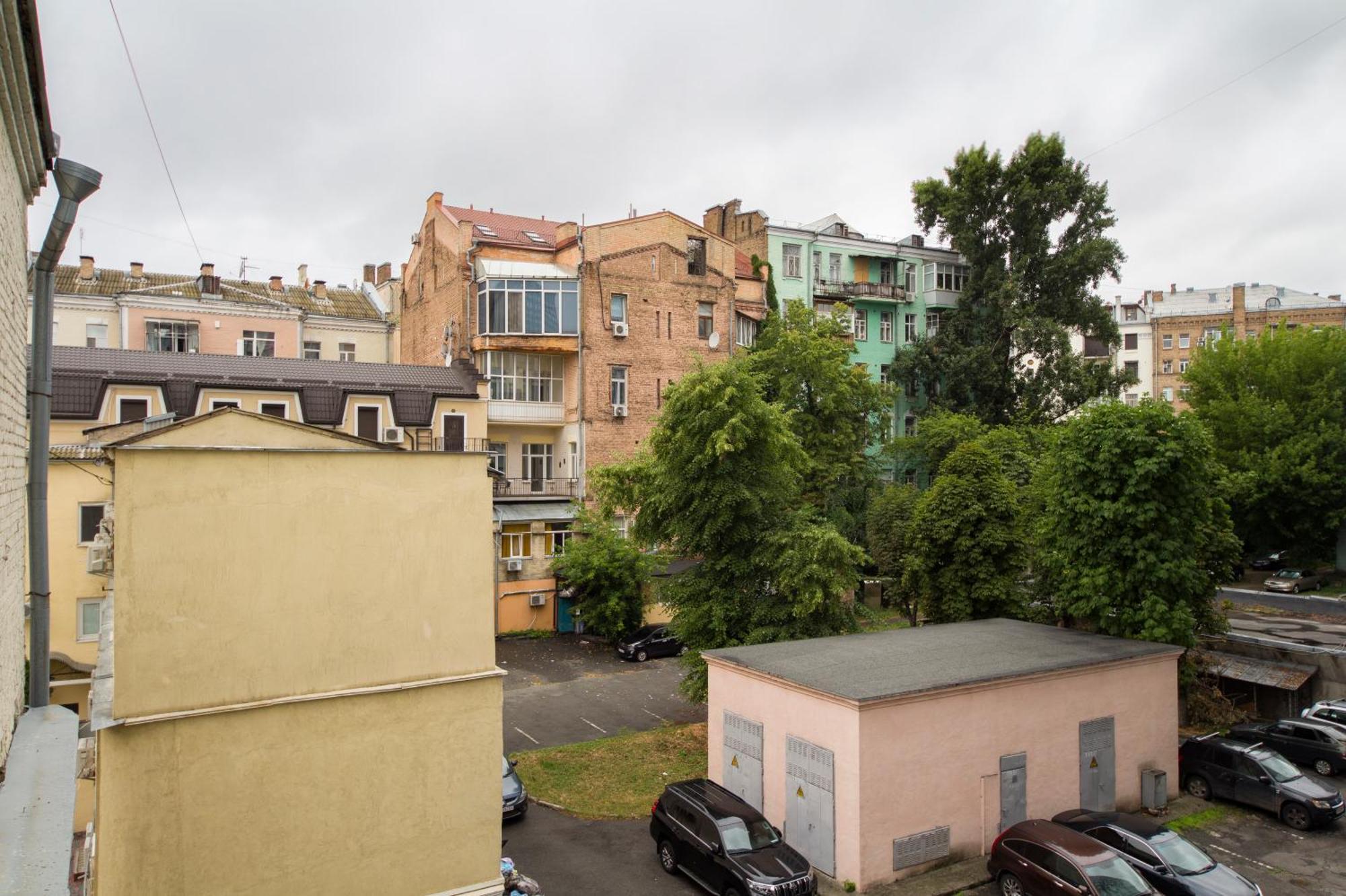 Apartment Near Parus Business Centre Kyiv