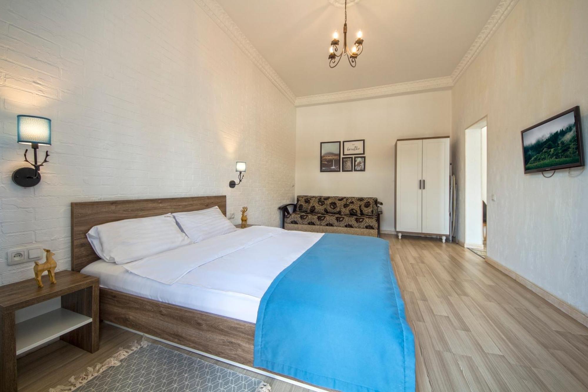 Near Parus Business Centre * Kyiv