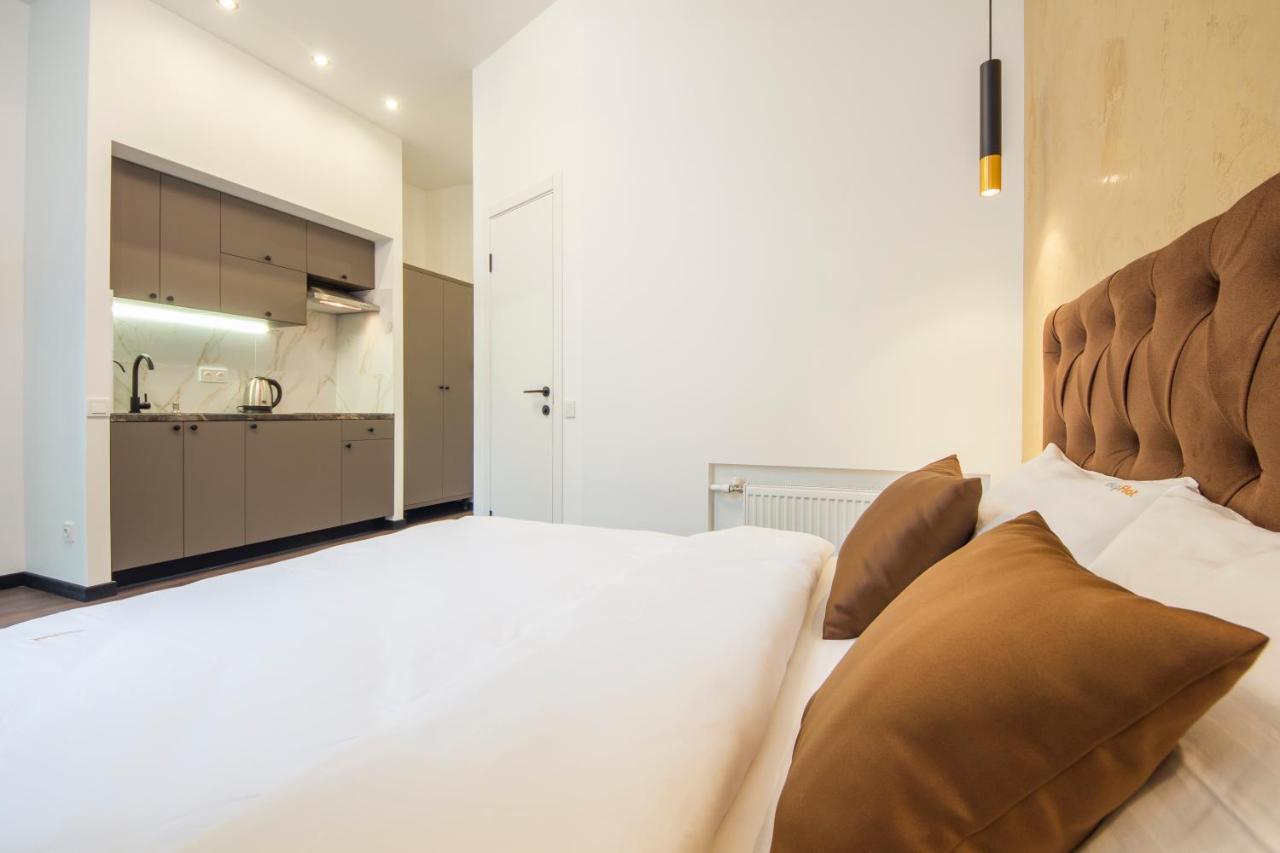 Near Parus Business Centre * Kiev
