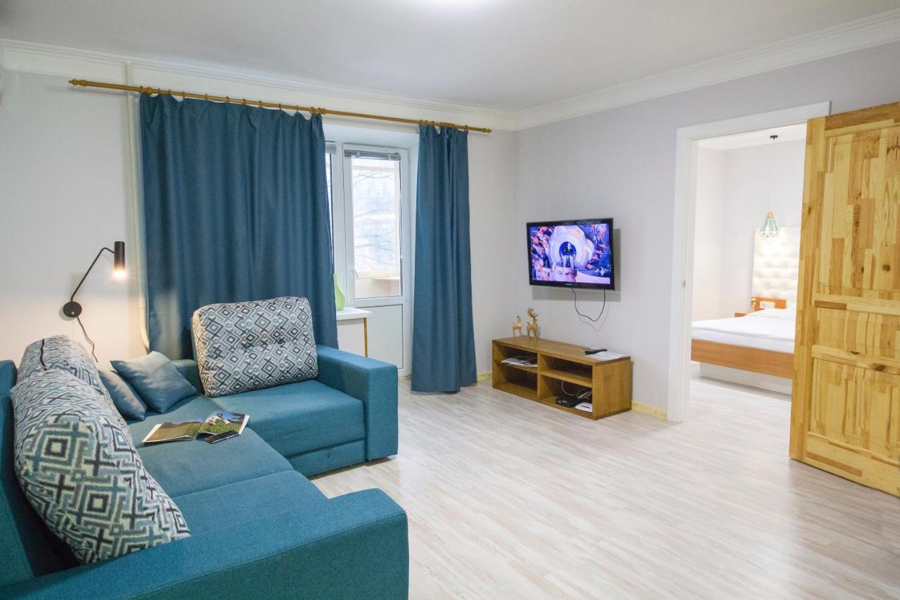 Near Parus Business Centre * Kiev