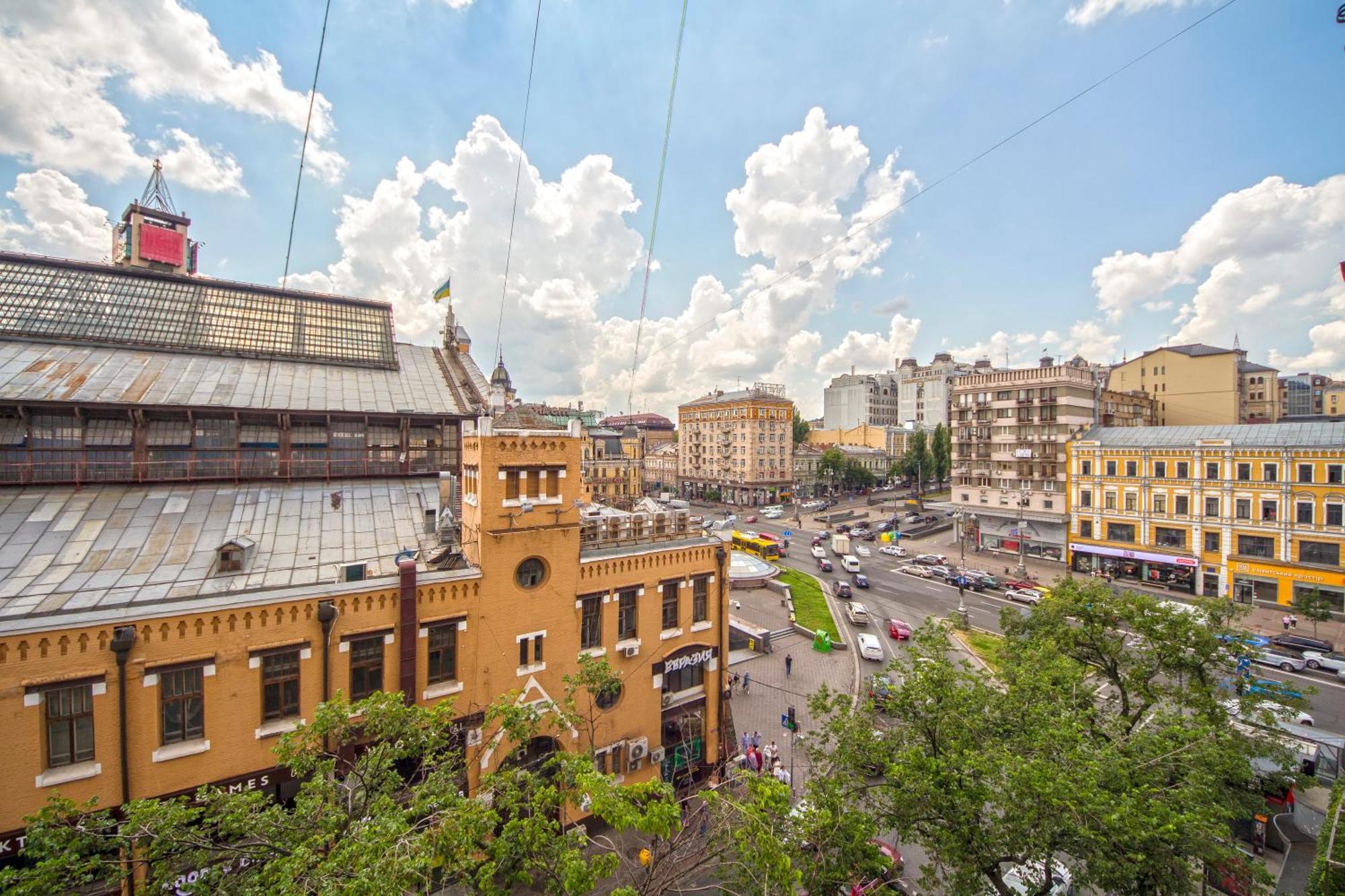 Near Parus Business Centre * Kiev
